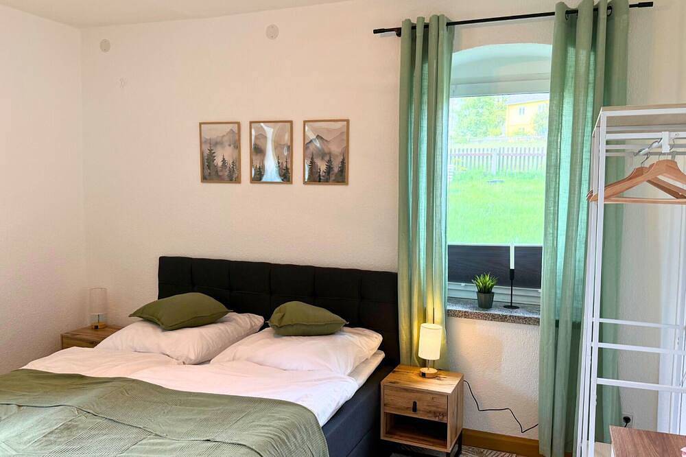 Ganze Wohnung, Holzkunst & Heimatgefühl in Seiffen, Fewo für 6 P. in Seiffen, Erzgebirge
