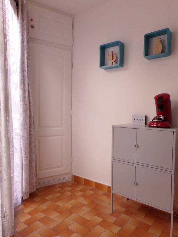 Appartement entier, Studio.Situation idéale.Port à 50m,plages 250m, Marseille à 20 km in Cassis, Parc national des Calanques