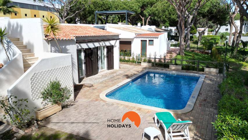 Villa voor 6 personen, met tuin en balkon in Olhos de Água