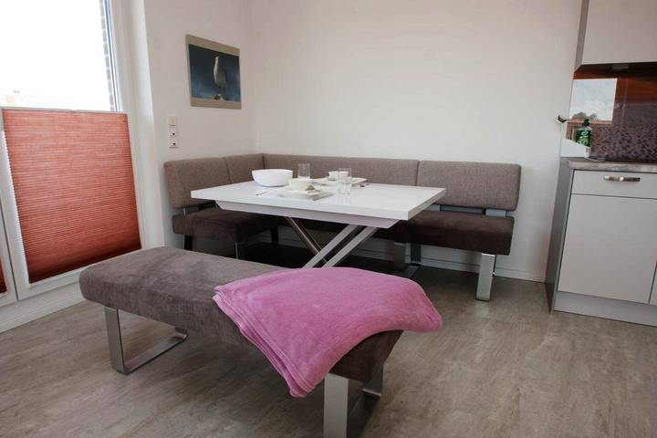 Ferienwohnung für 4 Personen, mit Balkon in Carolinensiel - 2