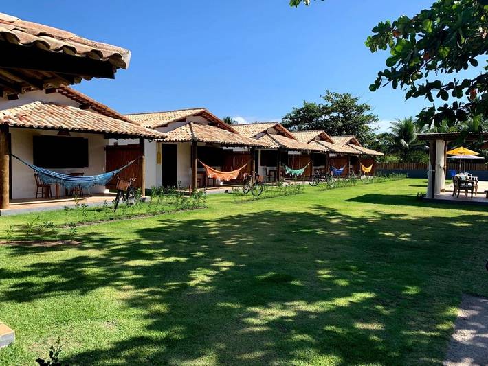 Casas e apartamentos de temporada para 2 pessoas, com vista e piscina e ainda jardim em Porto de Pedras