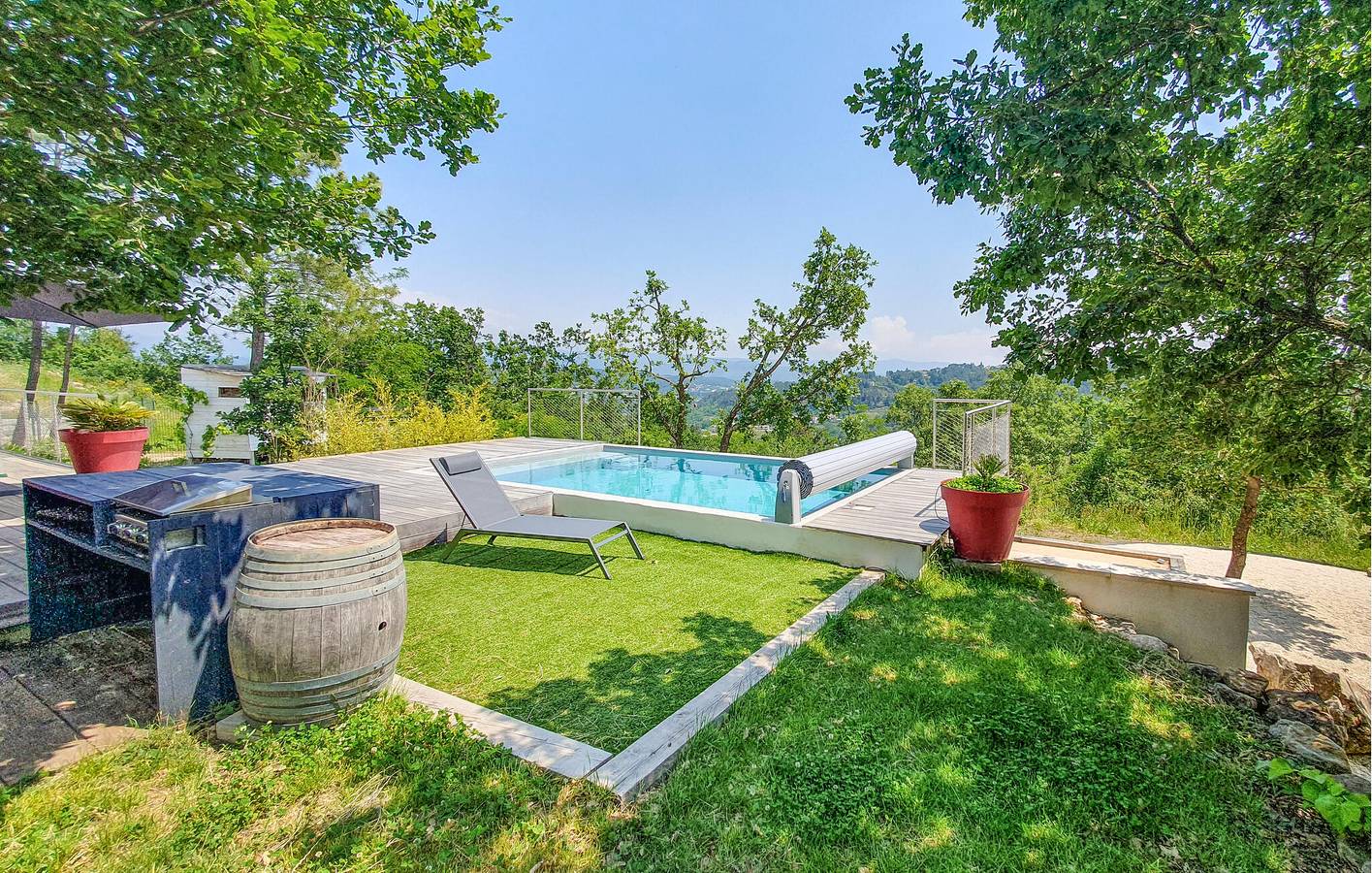 Appartement confortable avec piscine et parking, Mercuer (600m) in Mercuer, Parc naturel régional des Monts d'Ardèche