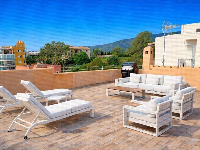 Ferienhaus mit Meerblick für 8 Personen, mit Balkon/Terrasse und Meerblick sowie Pool in 