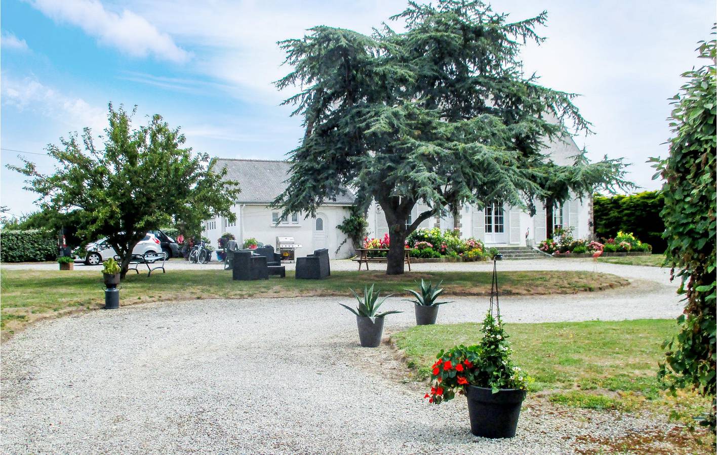 136 m2 Apt avec parking, TV, Internet et jardin - 2km de la plage in Surville, La Haye (Manche)