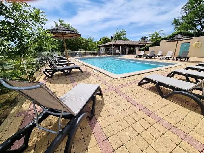 Camping pour 4 personnes, avec Terrasse