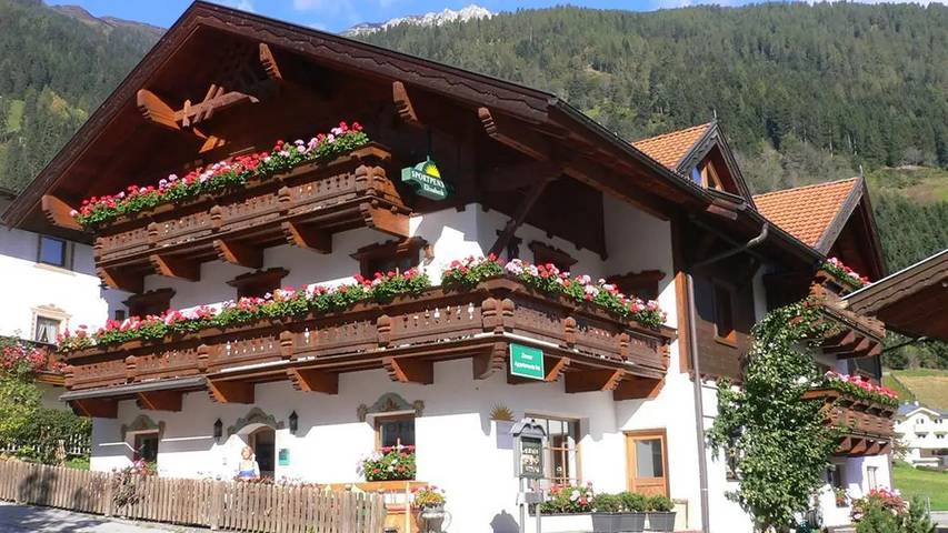Ferienwohnung für 6 Personen, mit Balkon und Sauna in Neustift im Stubaital