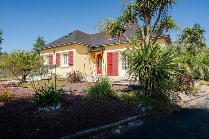 Location de vacances pour 12 personnes, avec jacuzzi et jardin à Saint-Melaine-sur-Aubance