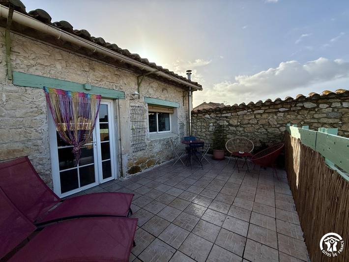 Gîte pour 4 personnes, avec terrasse à Vinassan