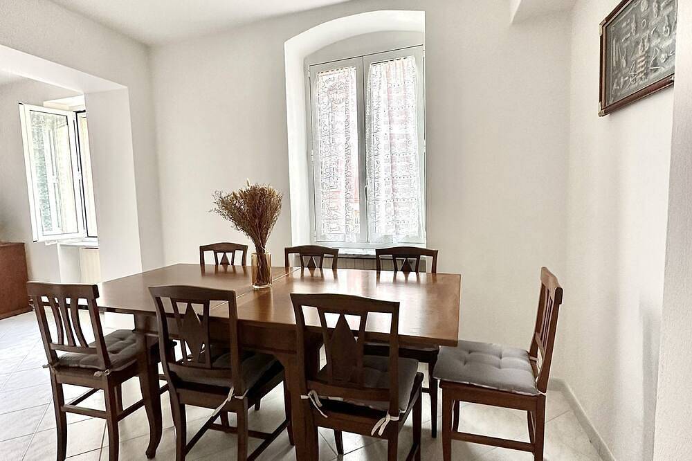 Entire apartment, Sea view apartment in Lerici with free parking in Lerici, Lerici Municipality