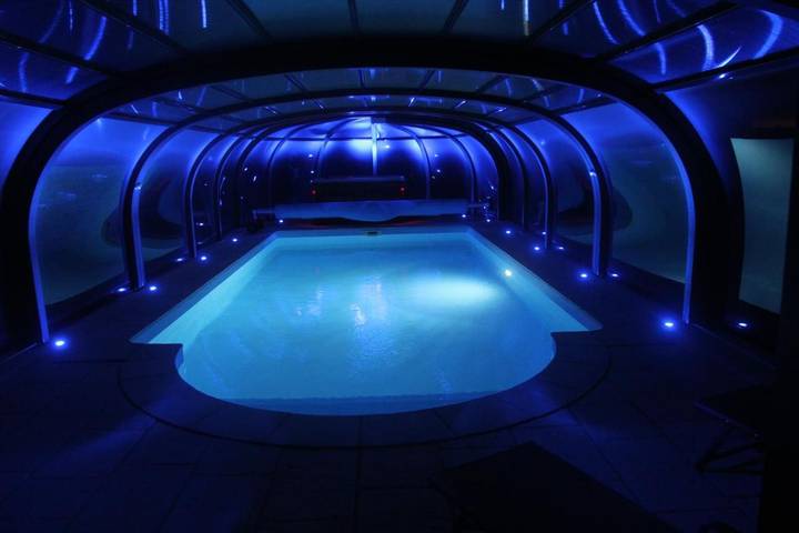 Location de vacances pour 9 personnes, avec piscine ainsi que jardin et jacuzzi, adapté aux familles à Romans - 4