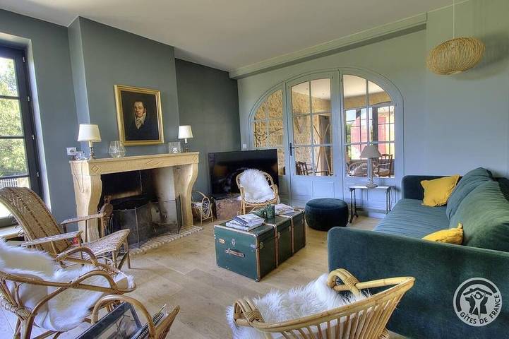 Location de vacances pour 15 personnes, avec piscine et jardin dans Le Bois-d'Oingt - 3