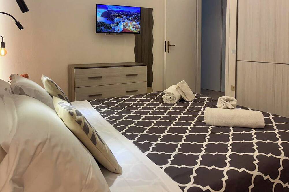 Villa Iris - Holiday Homes Mare Nostrum - In front of the beach and Pool in Piana Calzata, Provincie Palermo