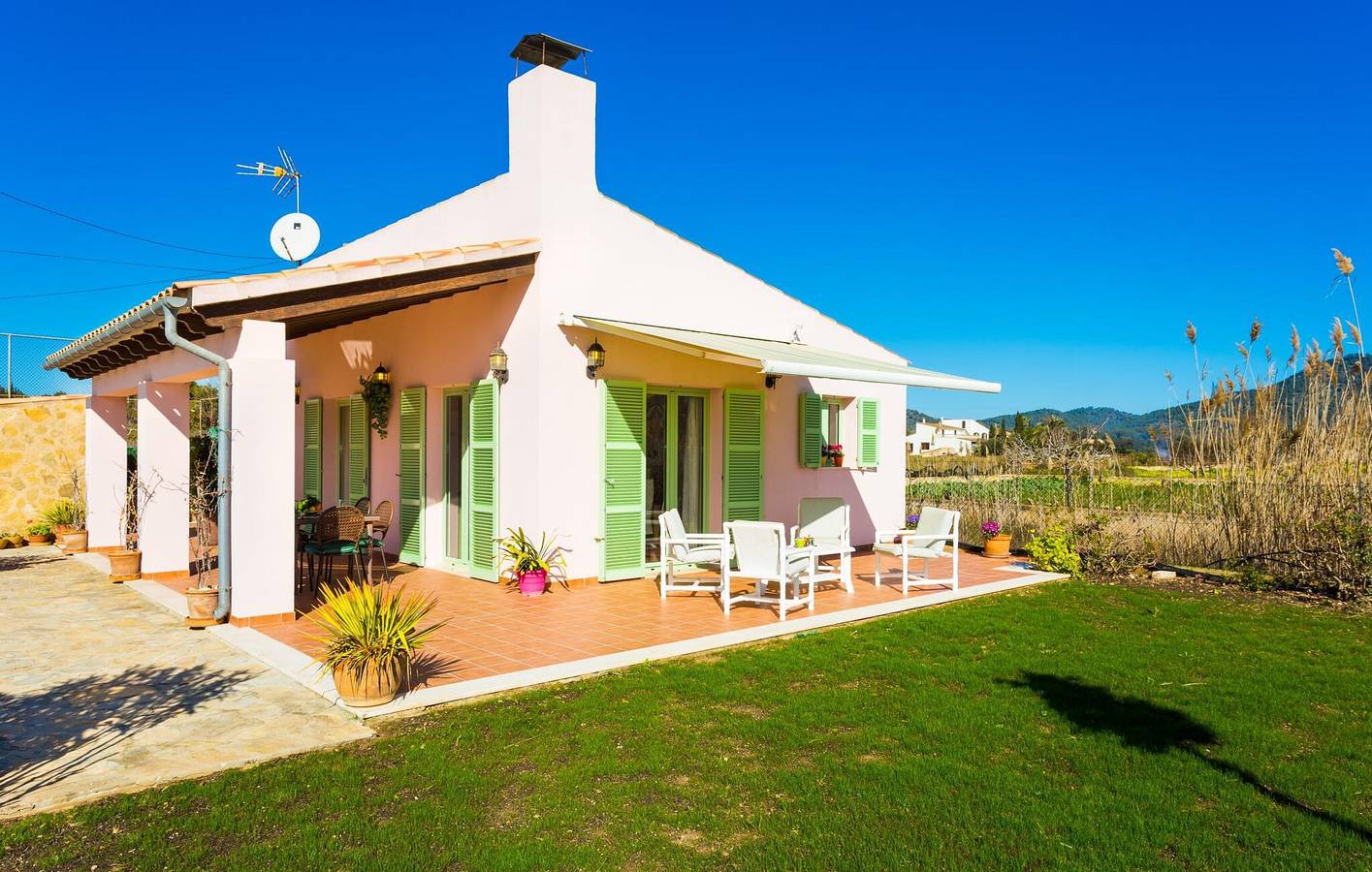Luxuriöses Strandapartment mit Pool und Terrasse in Port Nou, Son Servera