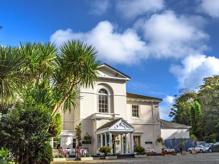 Holiday rental, with Hot tub and Terrace as well as Garden and Pool in Redruth