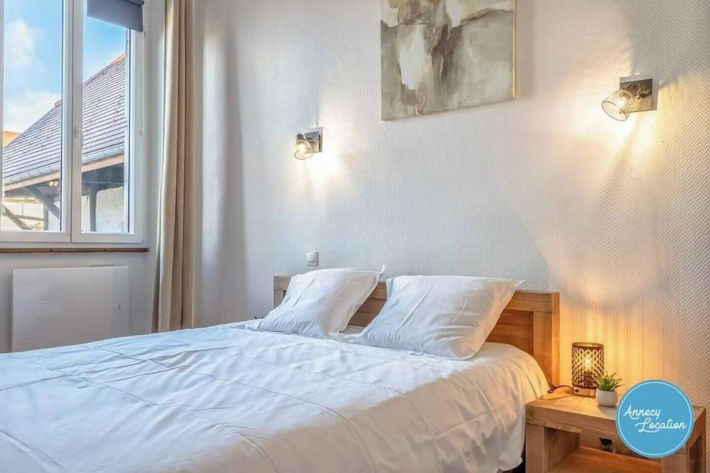 Apartamento entero, La Savoyarde - T2 apartment close to the lake. in Menthon-Saint-Bernard, Región de Annecy