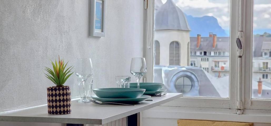 Gîte pour 2 personnes, avec vue, animaux acceptés dans Office De Tourisme De Chambery