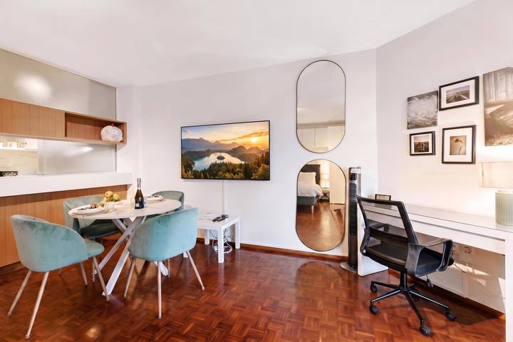 Ganze Wohnung, La Perla Sul Lago - Studio with Balcony View in Paradiso, Luganersee