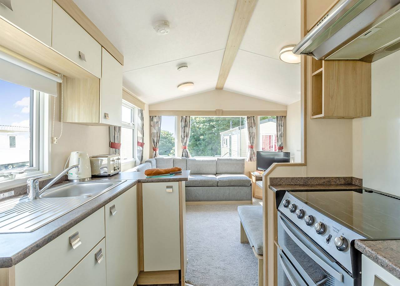 Bronze 3 Caravan, slps 8, parking in Camber Sands, Camber