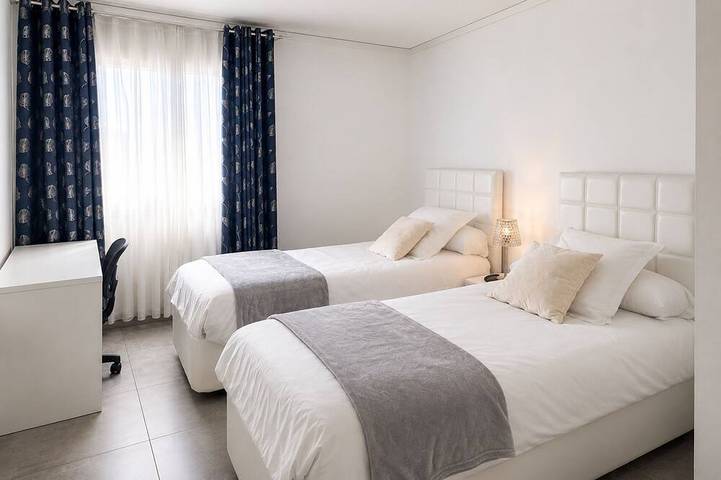 Location de vacances pour 4 personnes, avec Balcon et Jacuzzi à Saint-Priest - 4