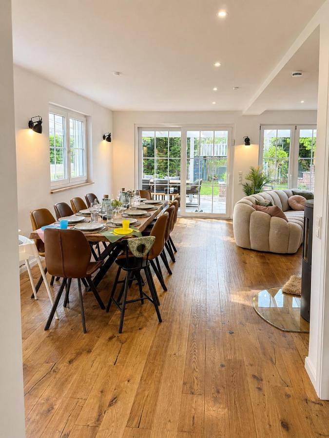 Ferienhaus für 10 Personen, mit Balkon und Terrasse sowie Garten in Lindau