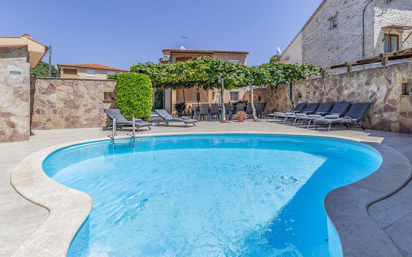 Villa für 13 Personen mit Balkon in Grad Vodnjan, Südküste Istrien