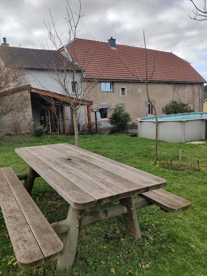 Chambre d’hôte pour 3 personnes, avec jardin ainsi que vue et piscine dans Haute-Saône - 4