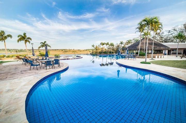 Casas e apartamentos de temporada para 2 pessoas, com jardim e vista e ainda piscina and vista para o lago, com animais de estimação em Avaré