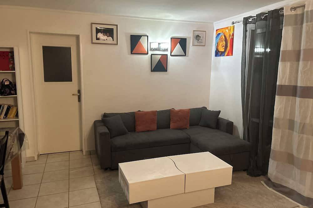 Next to the Ile de Loisir in Cergy, separate room in a house in Jouy-le-Moutier, Val-d'Oise