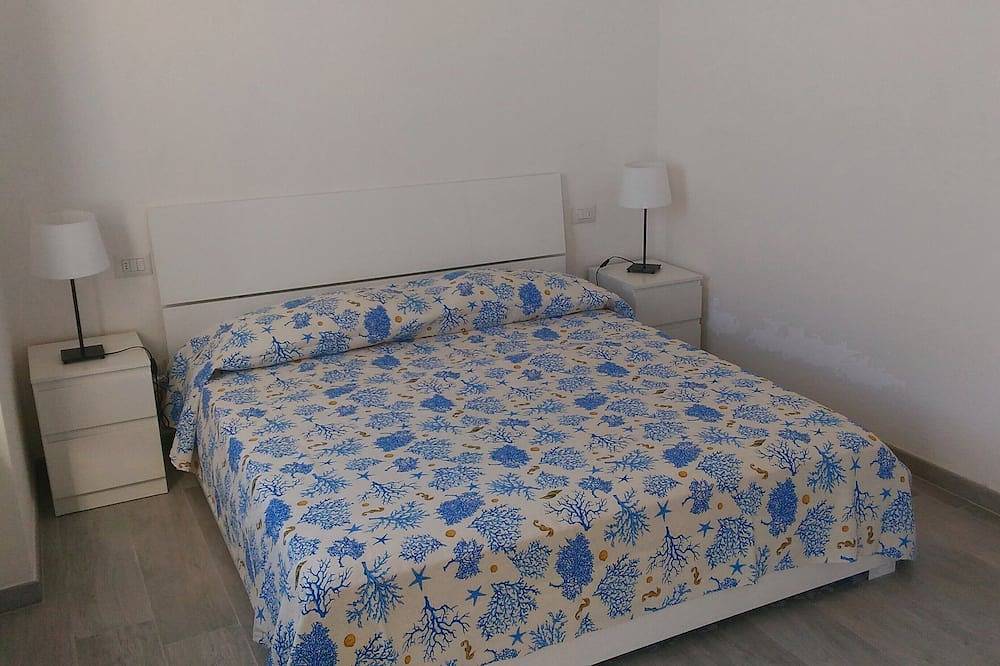 Appartamento intero, Elegante casa con Giardino Vista Mare a 50 metri dalle spiagge di Pomonte in Pomonte, Isola d'Elba