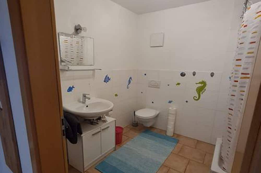 Ganze Wohnung, Ferienwohnung 4, 55 qm, 1. Stock, 1 separates Schlafzimmer in Ulperting, Bad Endorf