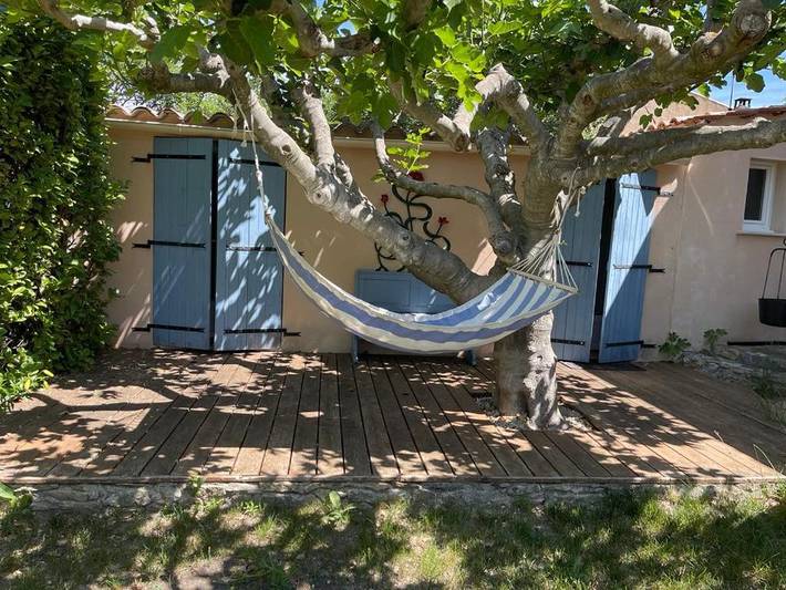 Location de vacances pour 2 personnes, avec terrasse et jardin ainsi que piscine et vue à Montagnac-Montpezat - 4