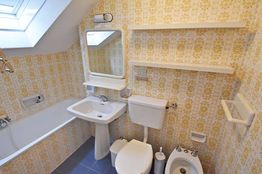 Ganze Wohnung, Angenehme Wohnung für 4 Gäste mit  W-Lan und Tv in Alba (Canazei), Canazei