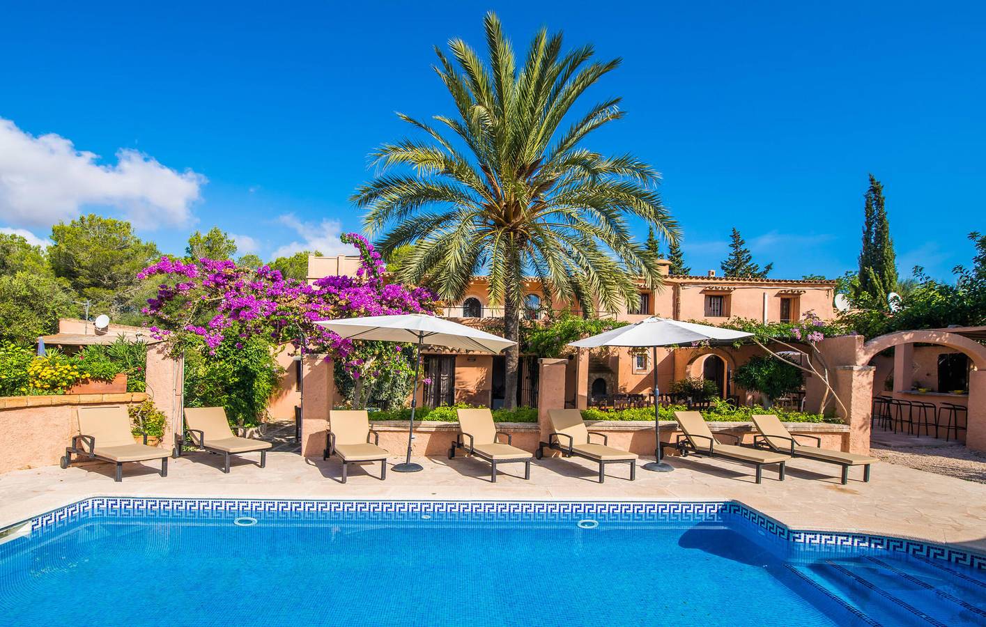 Apartamento de lujo con terraza, piscina y vistas, a 2 km de Es Carritxó in Es Carritxó, Felanitx