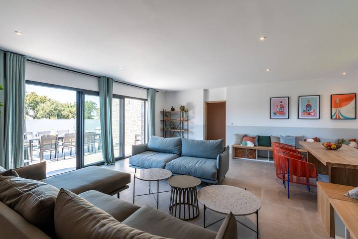 Location de vacances pour 10 personnes, avec jardin ainsi que jacuzzi et piscine à Lecci - 2