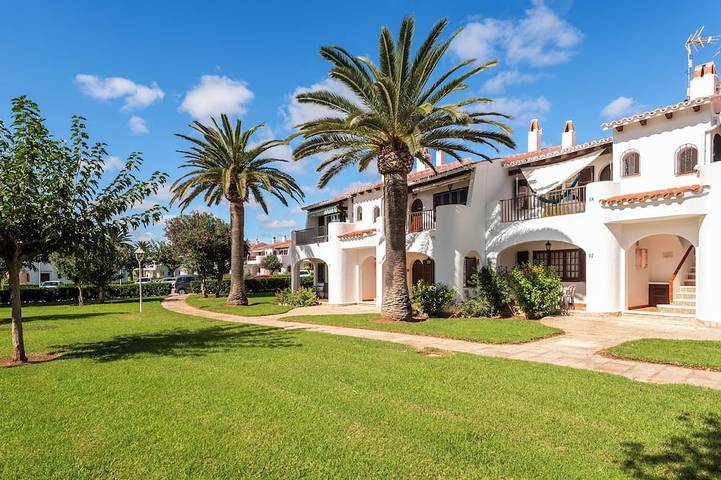 Apartment for 4 people, with balcony and garden as well as pool in Platja Son Bou