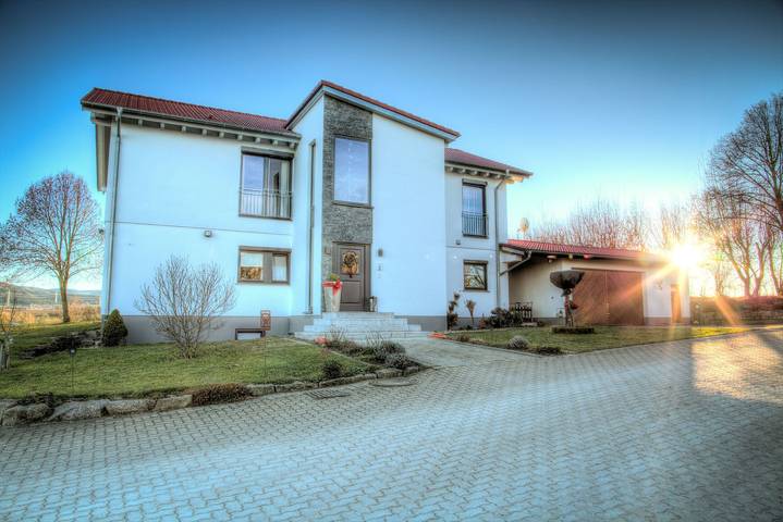 Geheel appartement, Appartement 'Ferienwohnung Lindenhof' met gedeelde tuin, balkon en Wi-Fi in Dormettingen, Neckar-Alb
