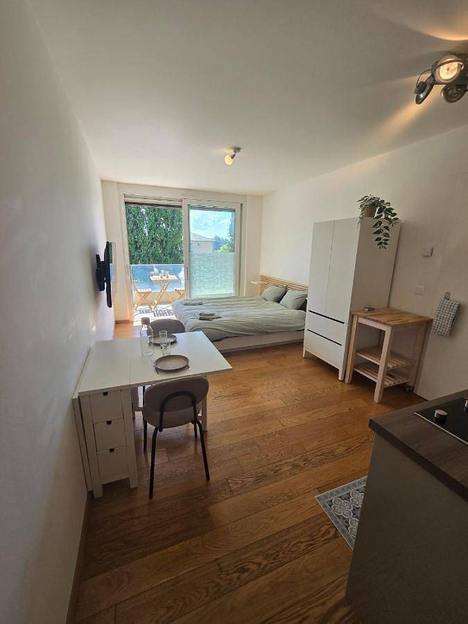 Gîte pour 2 personnes, avec Balcon ainsi que Terrasse et Vue à Prilly