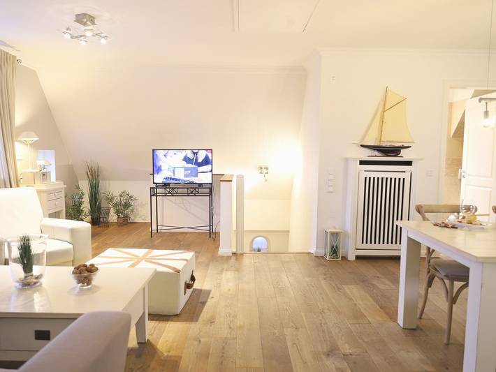 Ganze Wohnung, Luxuriöses Obergeschoss-Appartement mit Garten & Strandkorb in Westerland, Sylt in Westerland, Sylt (Gemeinde)