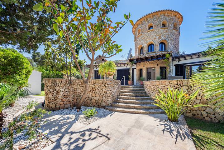 Villa für 12 Personen, mit Terrasse und Garten in Port de Pollença