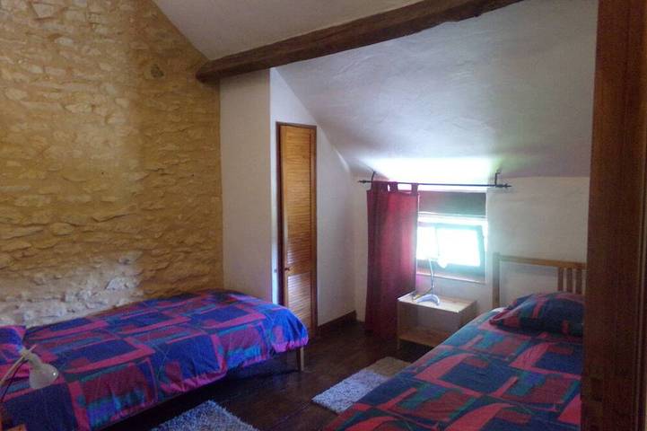 Location de vacances pour 8 personnes, avec jardin ainsi que terrasse et piscine à Nadaillac-de-Rouge - 4