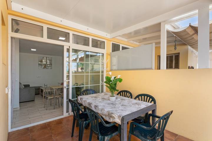 Apartamento entero, Apartamento de vacaciones 'Exclusive Sonemar' con piscina compartida y Wi-Fi in Sonnenland, San Bartolomé de Tirajana