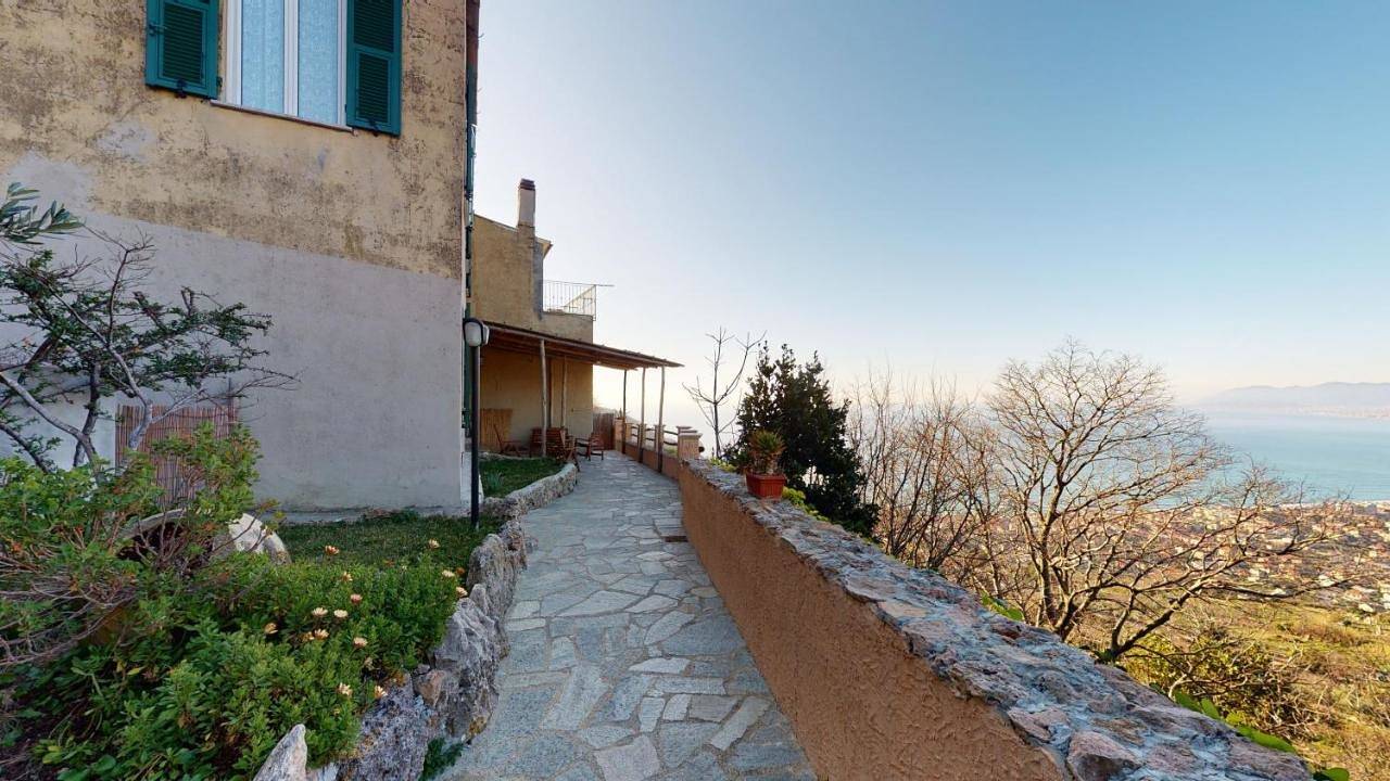 B&B La Canonica - Svegliarsi a Verezzi in Borgio Verezzi, Riviera di Ponente