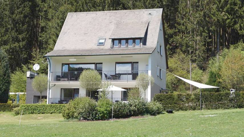 Ferienhaus für 14 Personen, mit Balkon und Terrasse sowie Garten und Sauna