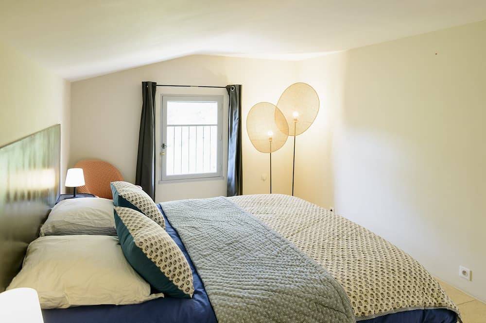 Les Gardis — An Exceptional Provençal Mas in the Heart of the Luberon in Cadenet, Regionaler Naturpark Luberon