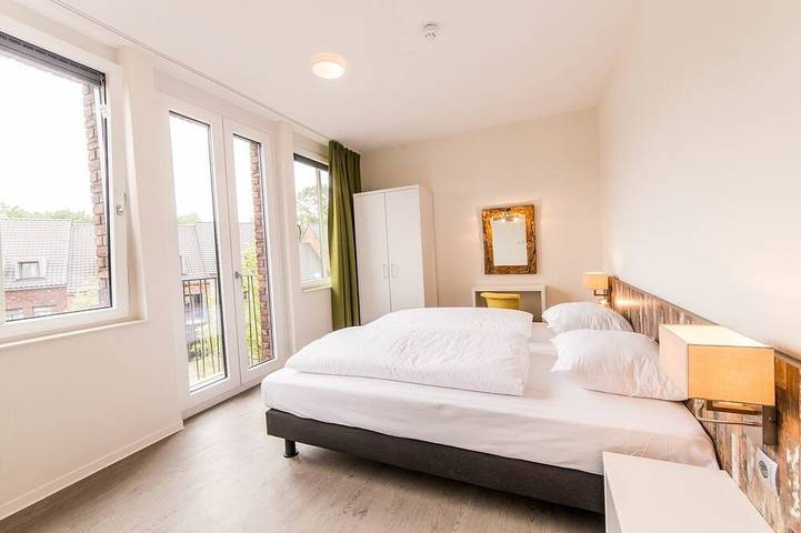 Vakantiehuis voor 6 personen, with sauna and zwembad as well as tuin in Maastricht