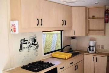 Mobil home pour 2 personnes, avec piscine et jardin à Saint-Jean-de-Valériscle