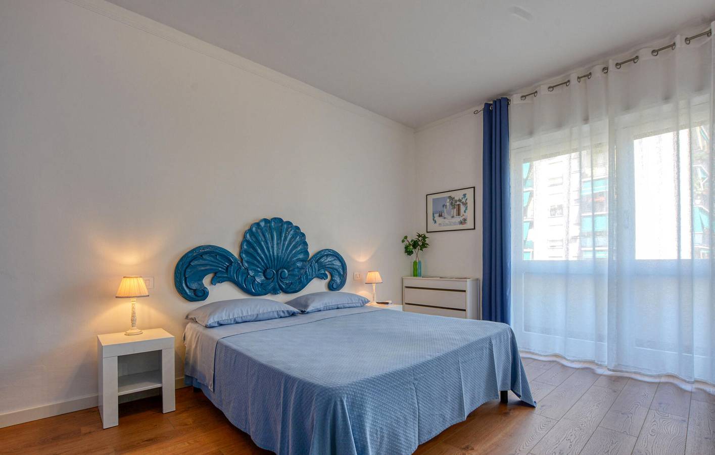 Entire holiday apartment, Cozy Beachside Apartment with Terrace & Parking in Rapallo (City), Rapallo