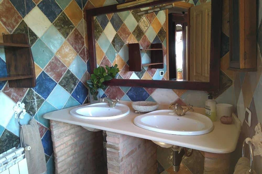 Homerez - Villa lujosa en Nande con piscina privada in Mañufe, Gondomar