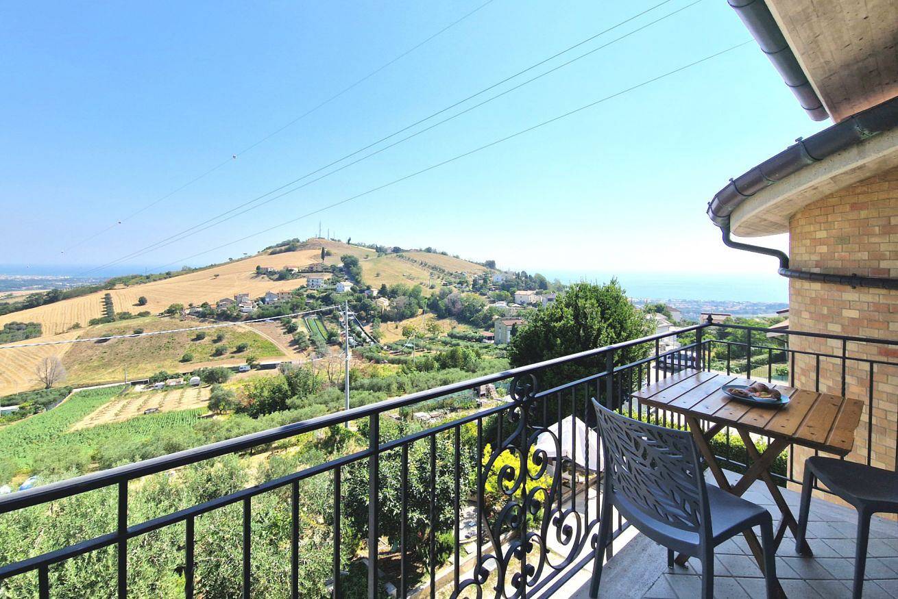 Apartamento entero, Uliveto al Mare - [Double Sea View] Design Wi-Fi Parking A/C in Fermo, Provincia de Fermo