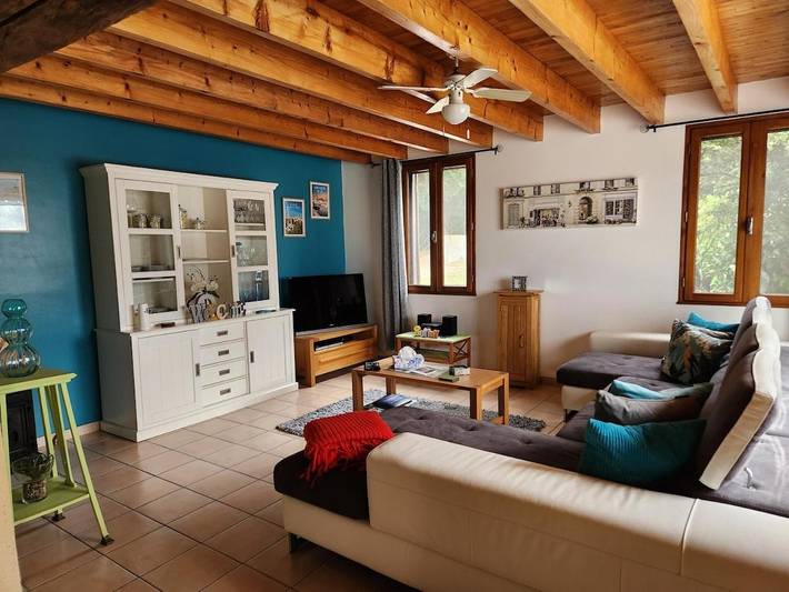 Location de vacances pour 5 personnes, avec jardin ainsi que piscine et vue à Coulx - 3